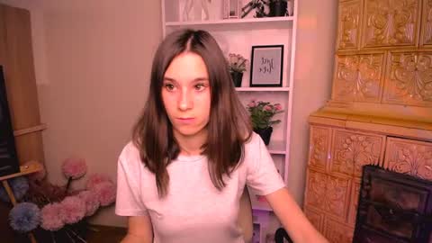 Snapshot of rosalais_ chatting on 06.17.26 Rose online show from 06.17.26