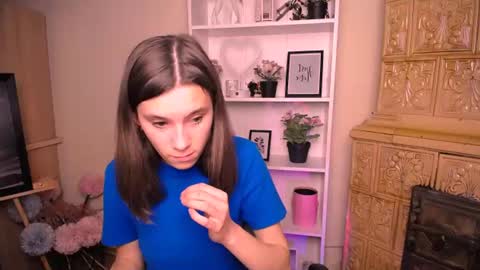 Snapshot of rosalais_ chatting on 06.18.26 Rose online show from 06.18.26