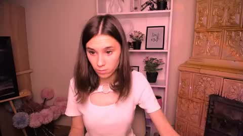 Snapshot of rosalais_ chatting on 06.23.26 Rose online show from 06.23.26