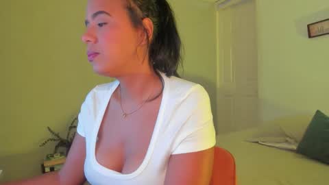 Snapshot of rosaliiaa1 chatting on 11.22.25 Rosalia online show from 11.22.25