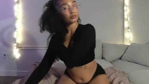 Snapshot of rosalinatoosexy chatting on 04.04.26 Rosalina online show from 04.04.26