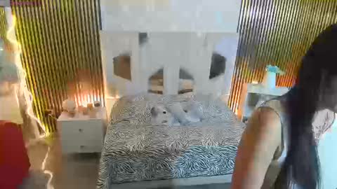 Snapshot of rosalind_tay chatting on 09.11.25 ROSALIN online show from 09.11.25