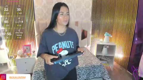 Snapshot of rosalind_tay chatting on 09.12.25 ROSALIN online show from 09.12.25