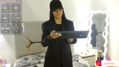 Snapshot of rosalind_tay chatting on 10.19.25 ROSALIN online show from 10.19.25