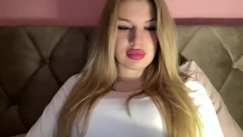 Rosalina online show from 10.17.25