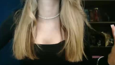 Rosalina online show from 11.16.25