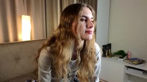 Snapshot of rosalvaulman chatting on 12.04.25 Kylie online show from 12.04.25