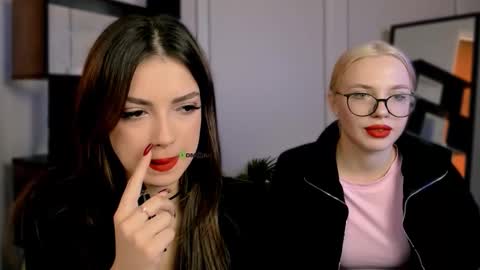 rose online show from 10.17.25