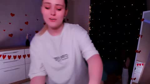 Snapshot of rose_sweetiee chatting on 02.17.25 Rose online show from 02.17.25