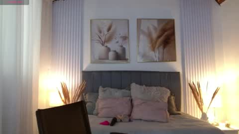 Snapshot of rose_thompson1 chatting on 05.19.26 Rose online show from 05.19.26