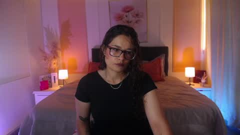 Snapshot of rose_thompson1 chatting on 06.14.26 Rose online show from 06.14.26