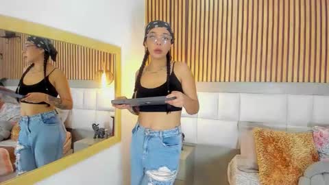 roseaurora online show from 10.16.25