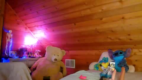 Dahlia Rose online show from 12.15.25