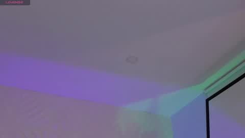 Snapshot of roseferrera chatting on 11.06.25 Rose online show from 11.06.25