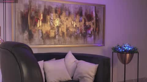 Snapshot of roseferrera chatting on 11.17.25 Rose online show from 11.17.25