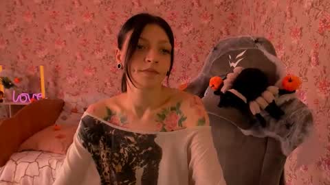 Lola online show from 10.29.25