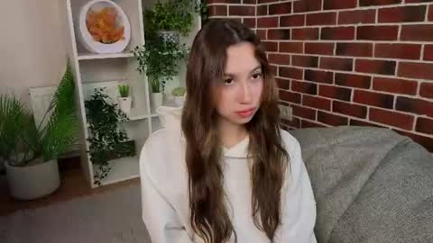 Annie online show from 07.25.26