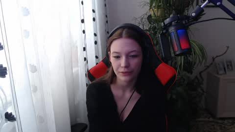 Snapshot of rosendalounsberry chatting on 04.04.26 Lina online show from 04.04.26