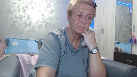 Lovepinklilly online show from 01.04.25