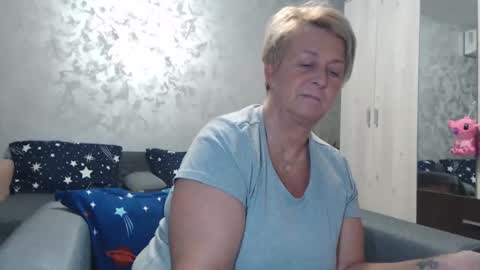 Lovepinklilly online show from 03.01.25