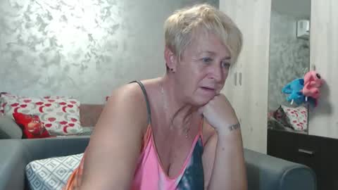 Lovepinklilly online show from 09.25.25