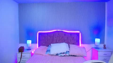 Snapshot of roses_liittle_ chatting on 03.26.26 roses_liittle_ online show from 03.26.26