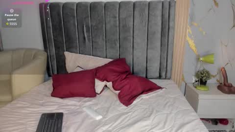 Snapshot of rosett_kio chatting on 10.16.25 online show from 10.16.25