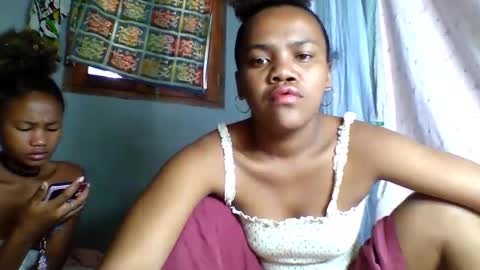 Snapshot of rosia22 chatting on 09.27.25 rosia22 online show from 09.27.25