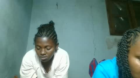 Snapshot of rosia22 chatting on 10.12.25 rosia22 online show from 10.12.25