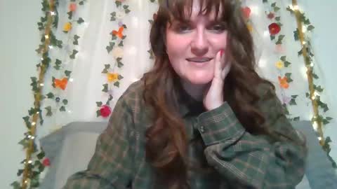 Snapshot of rosie_woods chatting on 10.28.25 rosie_woods online show from 10.28.25