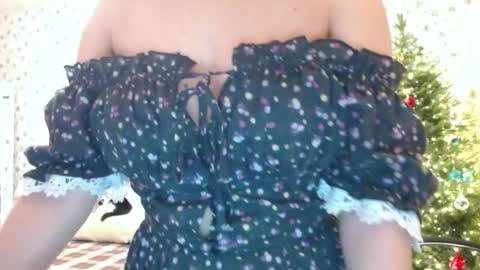 Snapshot of rosierosa chatting on 12.26.24 Rosie is waiting for YOU online show from 12.26.24