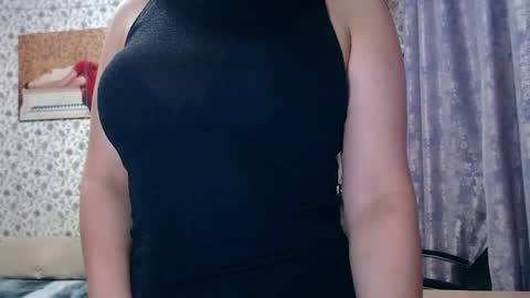 Snapshot of rosierosa chatting on 10.31.25 Rosie is waiting for YOU online show from 10.31.25