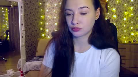 Snapshot of rosierosa chatting on 11.12.25 Rosie is waiting for YOU online show from 11.12.25