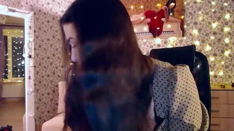 Snapshot of rosierosa chatting on 12.01.25 Rosie is waiting for YOU online show from 12.01.25