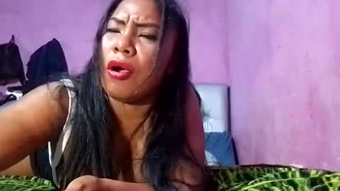 Snapshot of rosmerynava chatting on 12.22.24 rosmerynavarro online show from 12.22.24