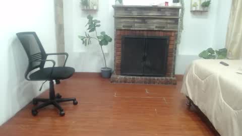 MY NAME IS  ROSSE  online show from 10.18.25