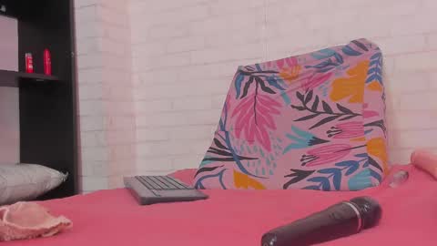 rosse_thompson11 online show from 01.20.25