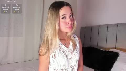 Rosse Daw Independent model  online show from 05.18.26