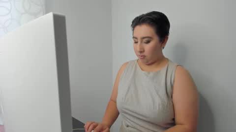 ROSSE DEMOND  online show from 02.12.26