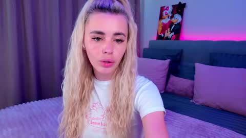 Snapshot of rossy_x_ chatting on 08.04.26 Rossy 630 pm - 230 am online show from 08.04.26