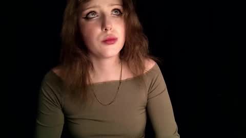 Snapshot of rosy_petal chatting on 11.08.25 rosy_petal online show from 11.08.25