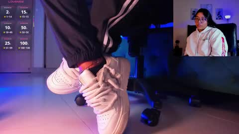 rosyejones online show from 11.25.25