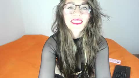 Snapshot of rosyluvv chatting on 09.29.25  Rosie  online show from 09.29.25