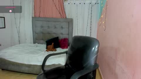 Snapshot of rous_55 chatting on 01.09.26 Rous online show from 01.09.26