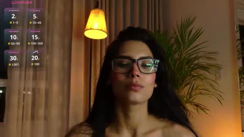 Snapshot of rouse_leon chatting on 10.05.25 Rouse leon online show from 10.05.25