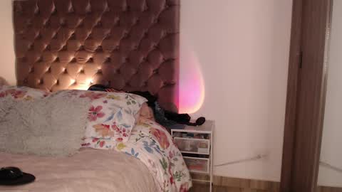 Rouss marie henao  online show from 04.24.26