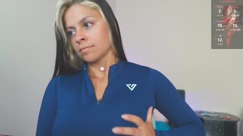 Snapshot of rox_anna chatting on 03.10.25 Roxanna online show from 03.10.25