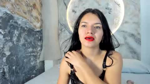 roxanaborns online show from 11.04.25