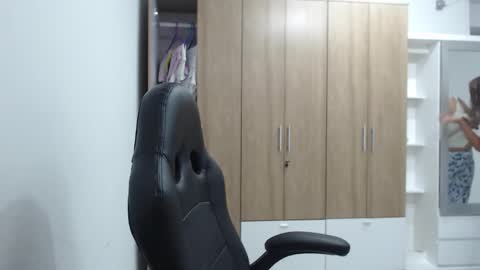 Roxana online show from 11.27.25