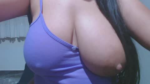 Snapshot of roxanbahottt chatting on 07.15.26 roxxy online show from 07.15.26